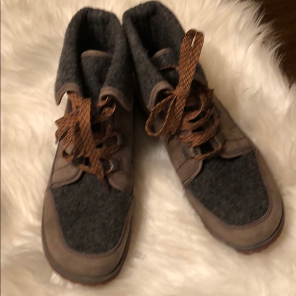Chaco Shoes - CHACO BARBURY WOMENS SIZE 9.5 NICKEL GRAY BOOTS